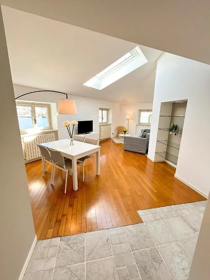 Casa Di Gio - Comfy Lake Como Attic مالغراتي شقة